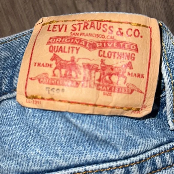 Trendy vintage Levi’s jeans - Picture 3 of 10